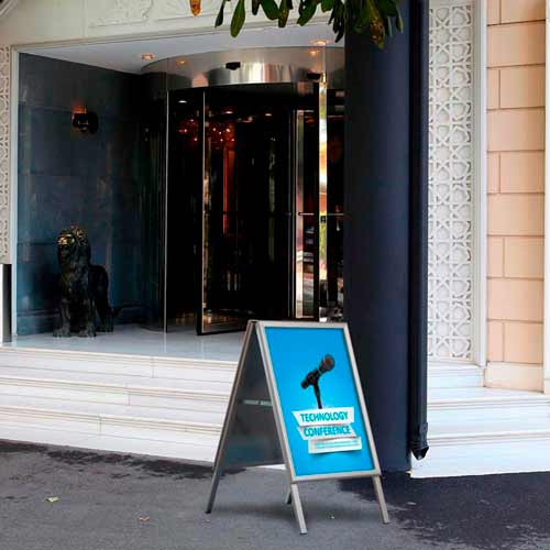 Caballete publicitario para exterior para hoteles